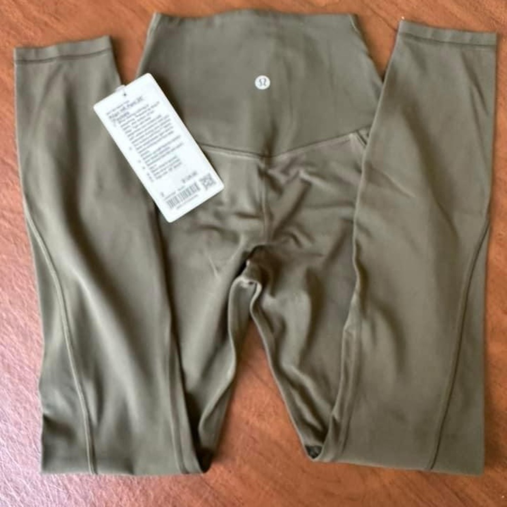 NWT Lululemon 25” Align